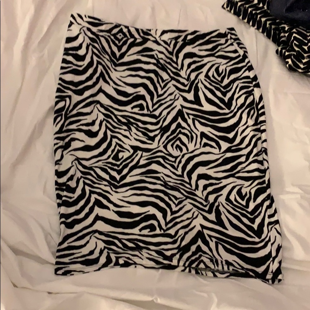 Size 2X zebra print pencil skirt
